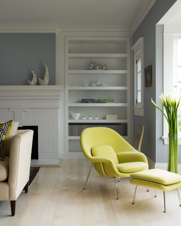 sillón pistacho en un interior moderno