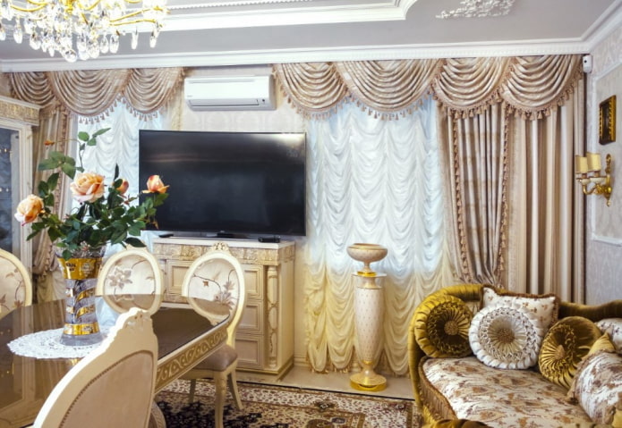 cortinas francesas en el interior de estilo clásico