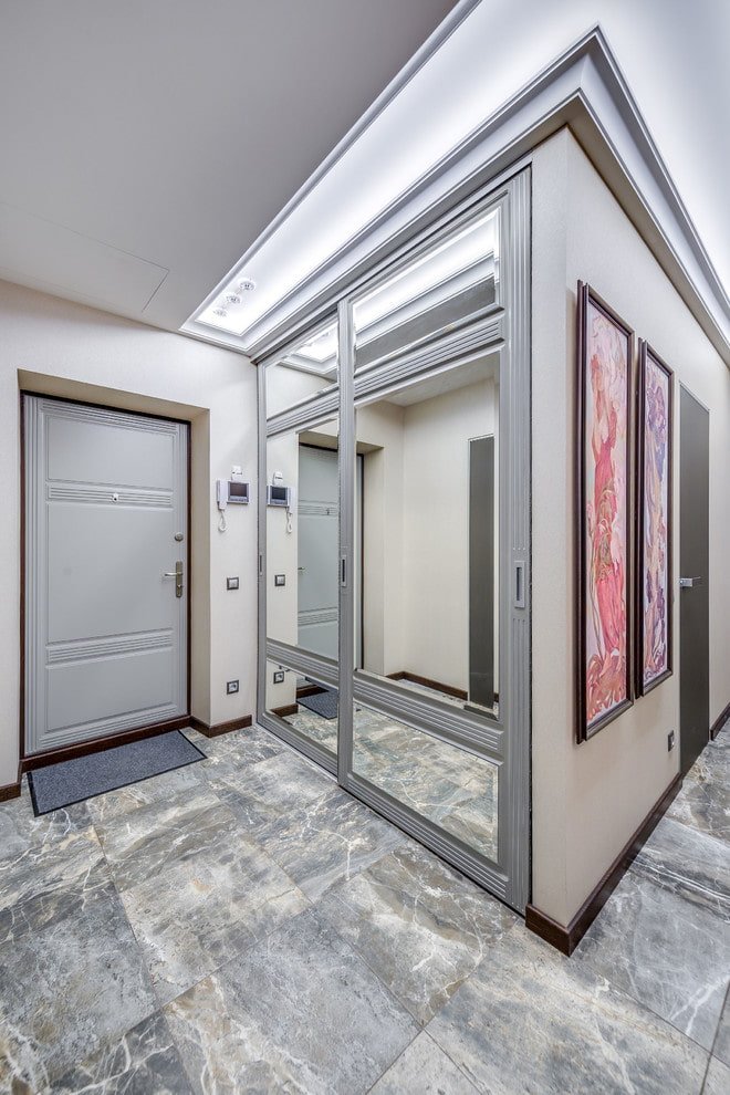 Vestidor empotrado en el interior del pasillo