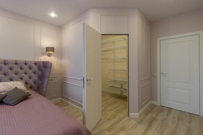 vestidor independiente en el interior del dormitorio