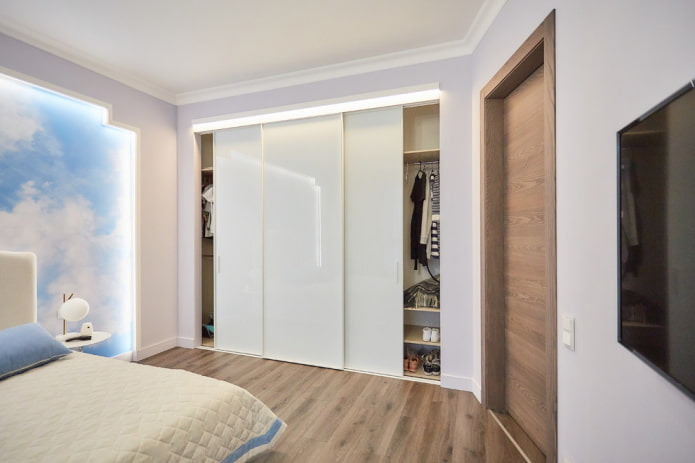 Armario empotrado en el interior del dormitorio