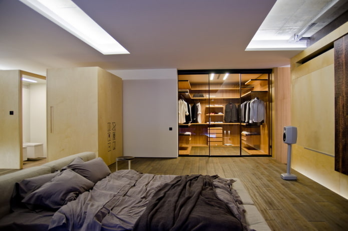 diseño de armario en el interior del dormitorio