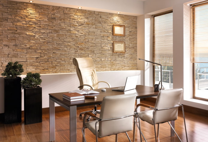 Azulejos de yeso beige en el interior