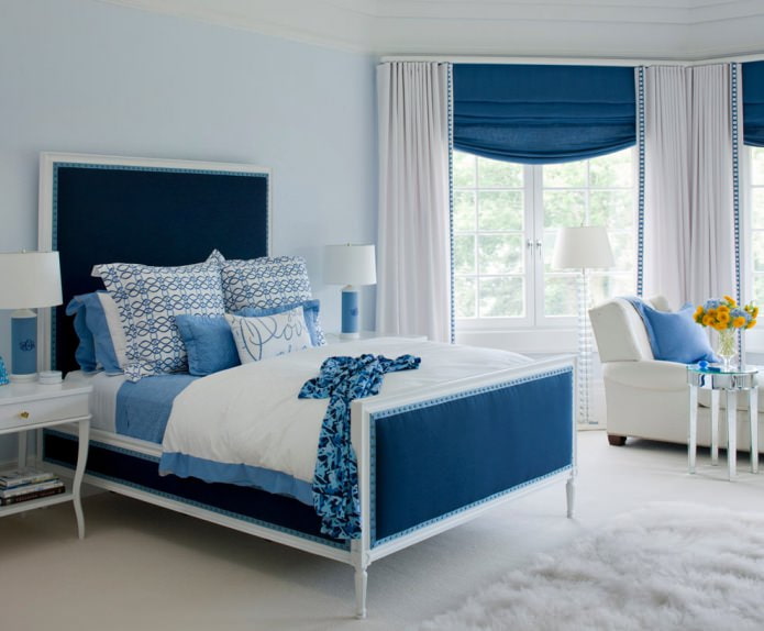 Interior de dormitorio en azul y celeste