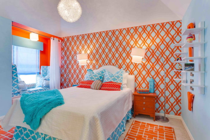 Interior azul y naranja de la habitación infantil
