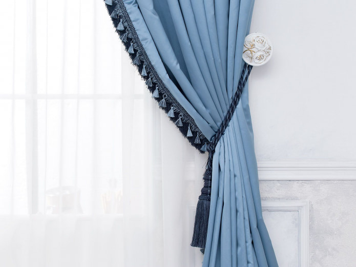 Borlas y flecos en cortinas