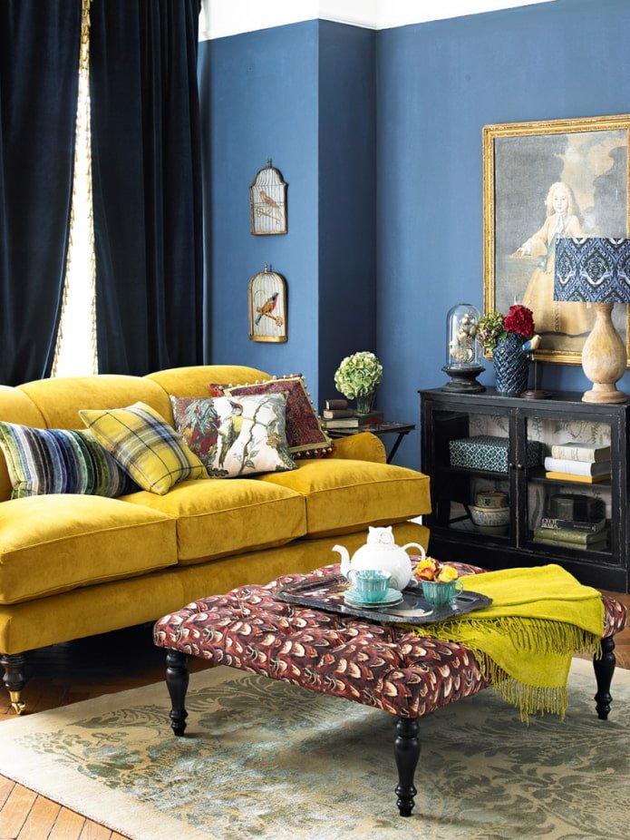 Combinación de mostaza y azul