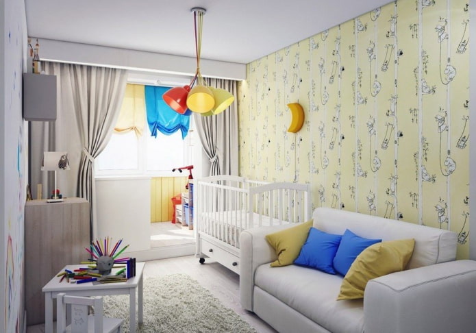 Interior de una pequeña sala de estar combinada con una habitación infantil
