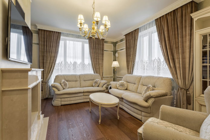 interior de un salón pequeño de estilo clásico