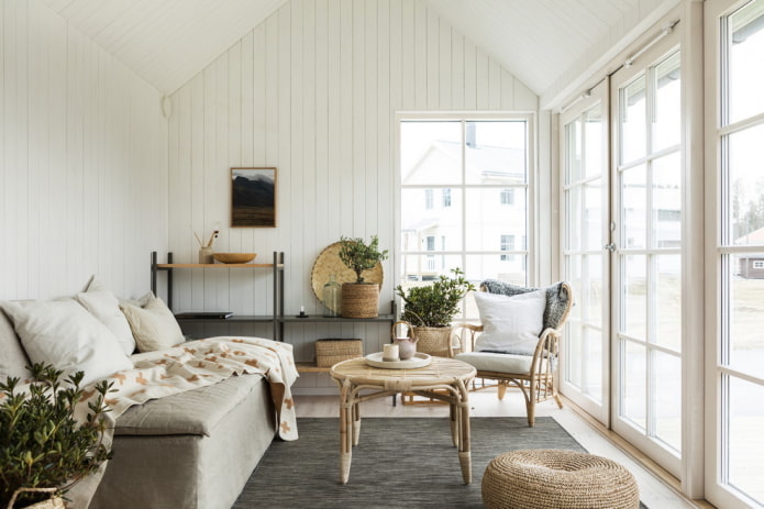 Salón de estilo nórdico en el interior de la casa