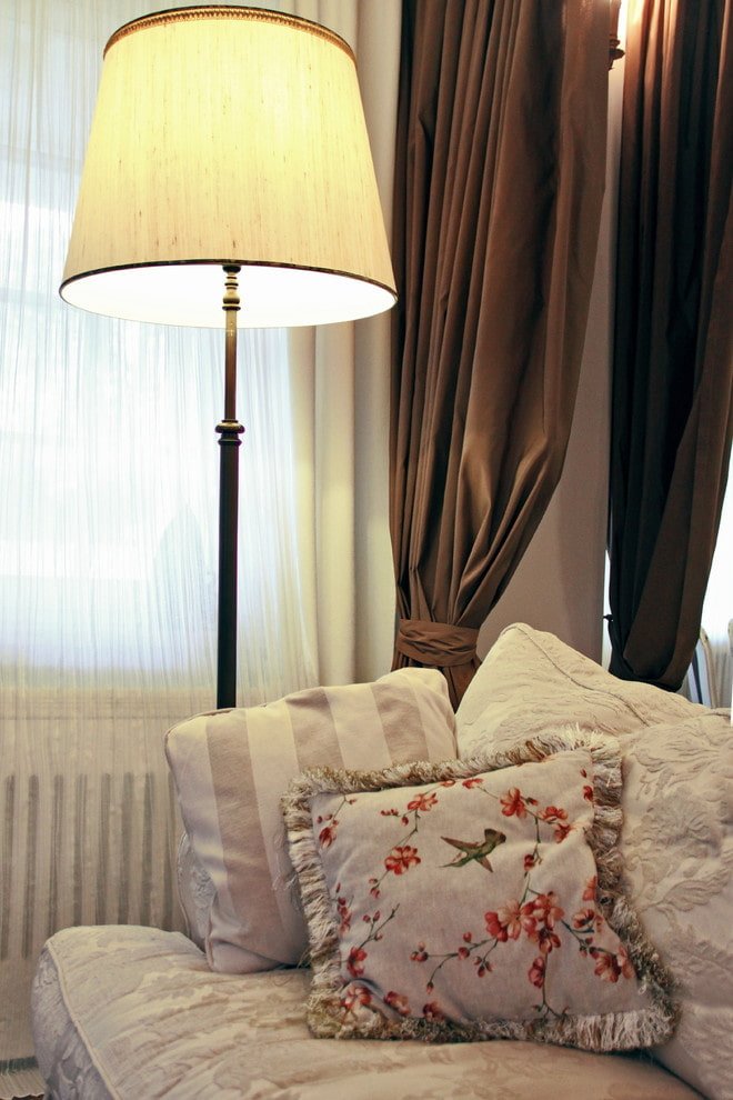 Cojines y cortinas de estilo provenzal