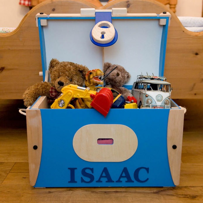 Arcón para guardar juguetes en la habitación infantil