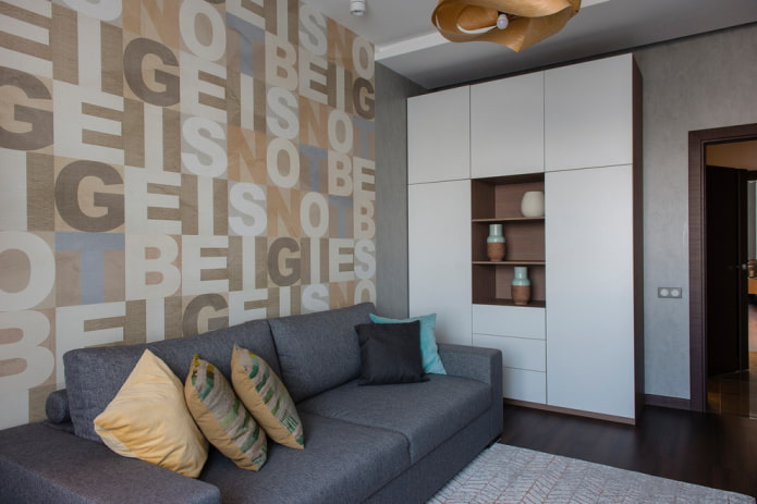 Muebles y decoración en el interior de una habitación infantil gris