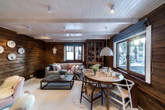 casa de troncos en estilo escandinavo 