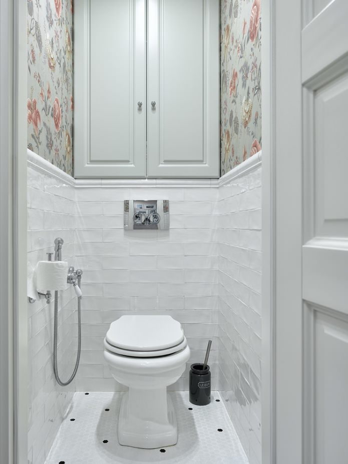 Interior del baño en estilo provenzal