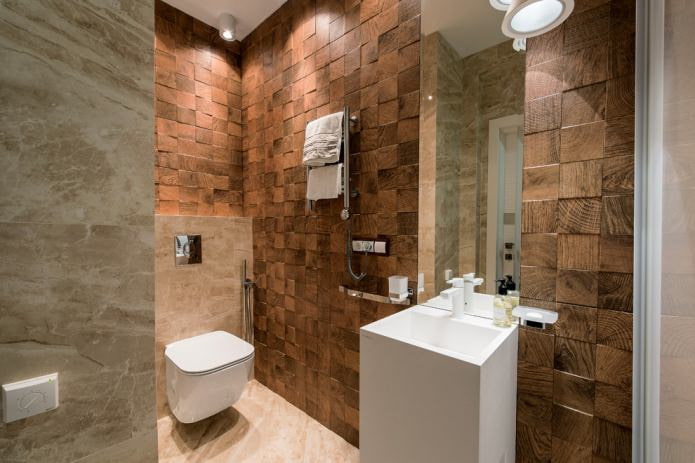 baño pequeño moderno con molduras de madera