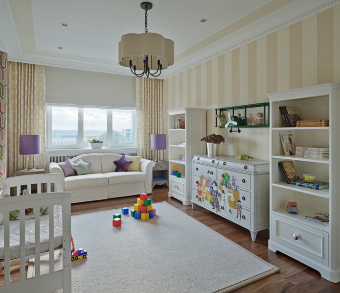 Interior de habitación infantil beige lechoso