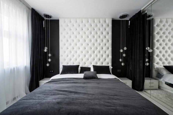 Interior de dormitorio en blanco y negro