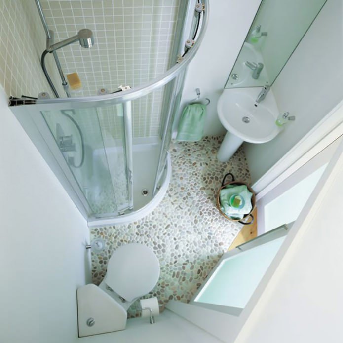 Fontanería de esquina moderna en el baño