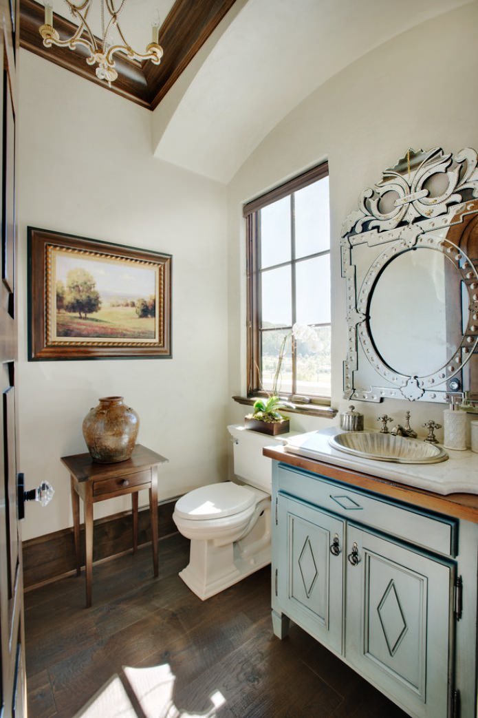 Interior del baño en estilo italiano