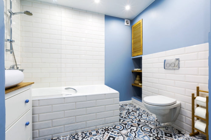 Combinar pintura y azulejos