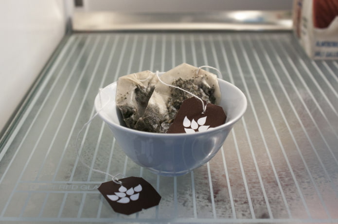 Bolsitas de té en el refrigerador