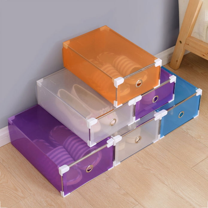 cajas de plástico
