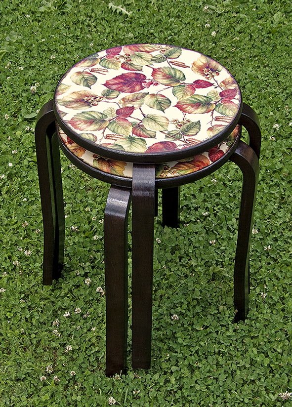 Decoupage de un taburete