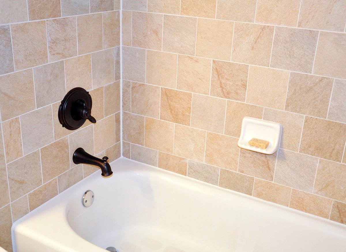 ¿Cómo sellar la junta entre la bañera y la pared? 8 opciones populares