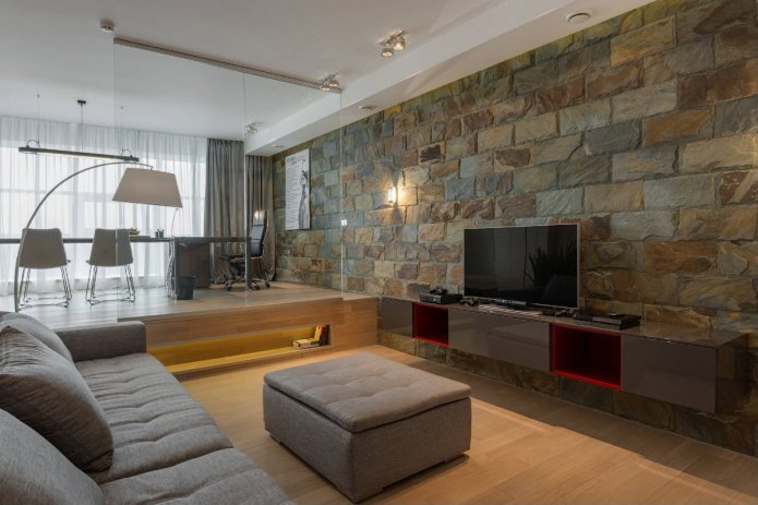 Acabado de piedra decorativa en la sala de estar