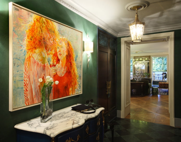 pintura al óleo en el pasillo interior