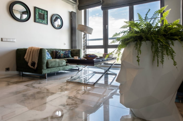 azulejos de porcelana brillante en el interior