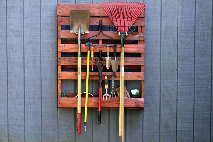 Cómo guardar las herramientas de jardinería