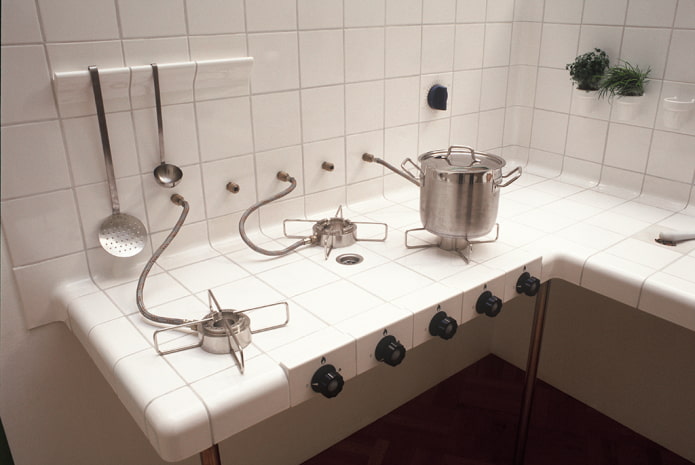 encimera con revestimiento de azulejos de clinker
