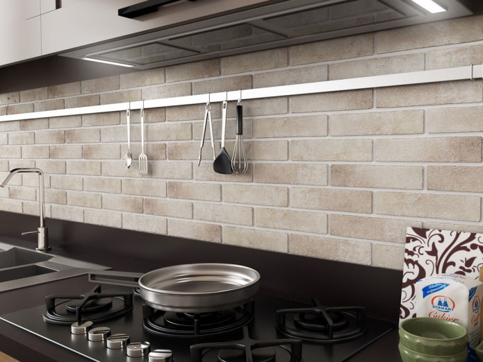 delantal de cocina con revestimiento de azulejos de clinker