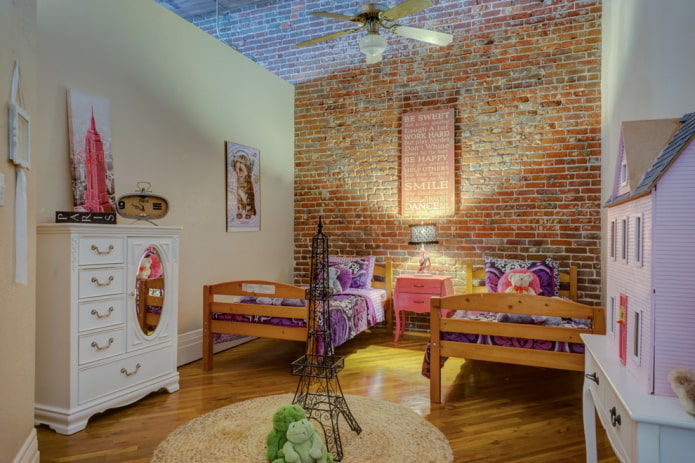 Dormitorio para dos chicas en estilo loft
