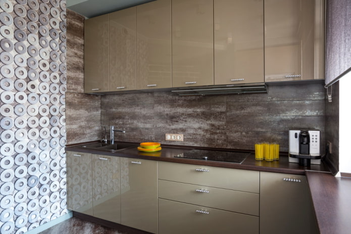 Interior de cocina en tonos marrones claros