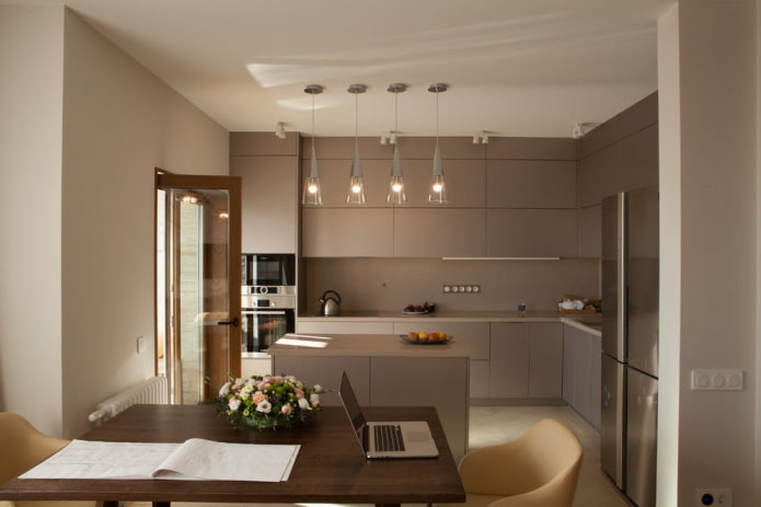 Interior de cocina en tonos marrones claros