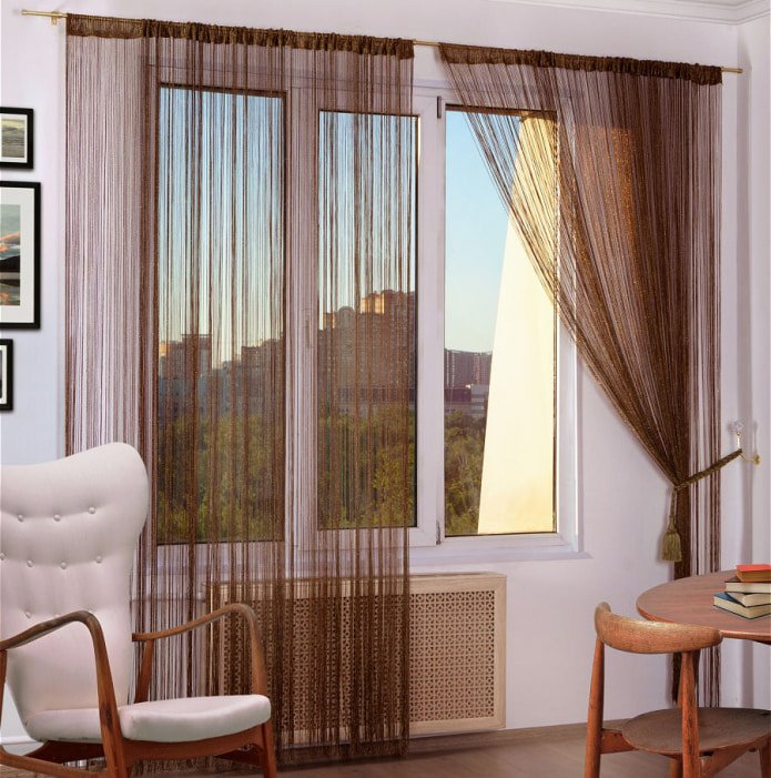 Cortinas de hilo marrón