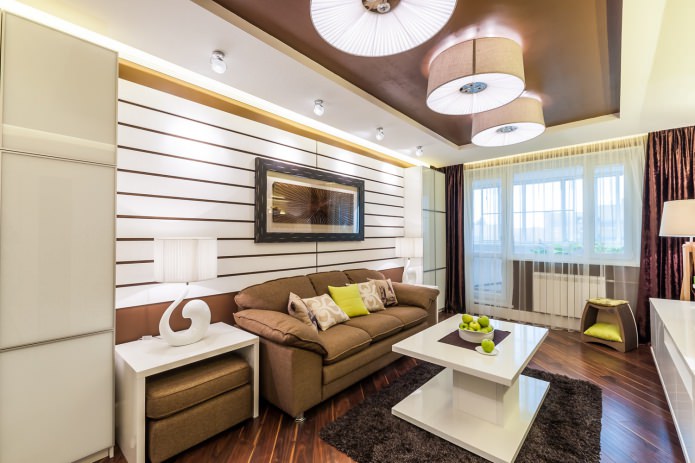 Combinación de blanco y marrón en el salón