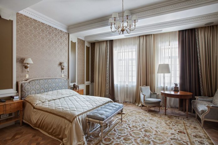 Cortinas beige y marrones