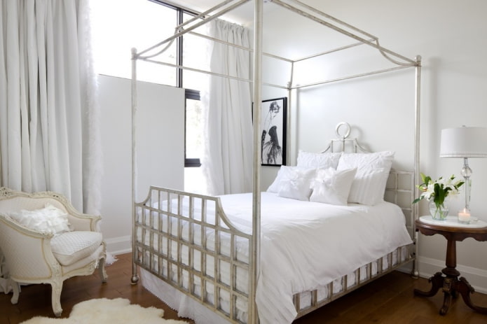 Cama con forja gris
