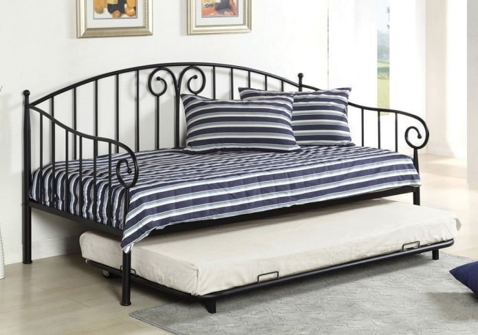 cama transformable forjada en el interior