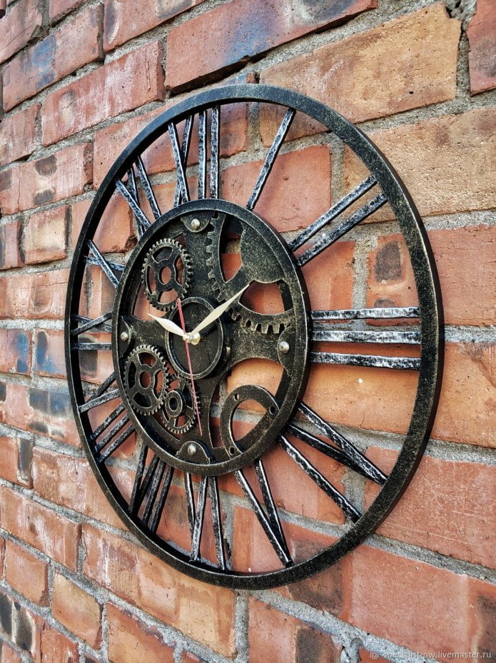 reloj forjado en estilo loft