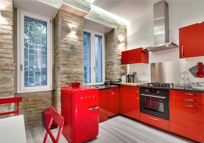decoración de cocina en tonos rojos