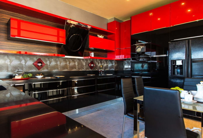 Interior en rojo y negro