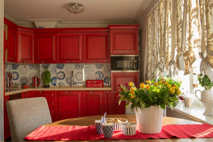 Juego de cocina mate con delantal de cristal con estampado