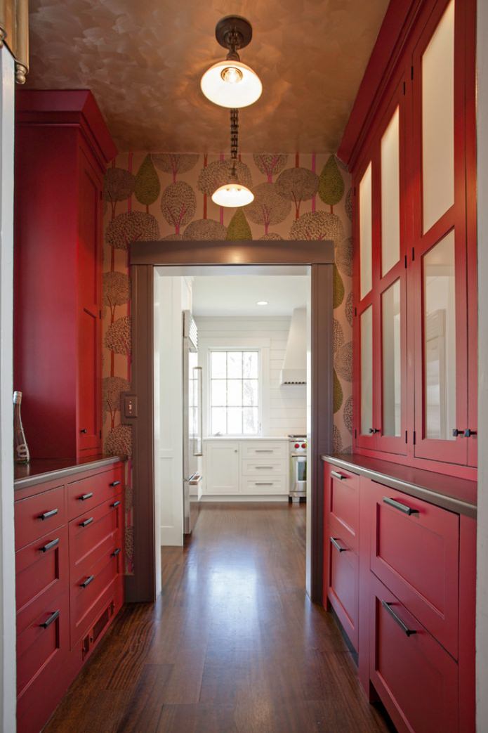 Papel pintado para la cocina con un conjunto rojo
