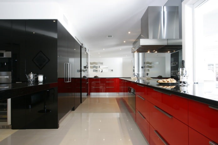 Juego de cocina rojo y negro
