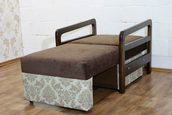 silla plegable con laterales en el interior